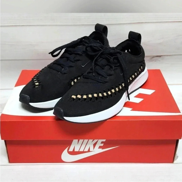 Nike Shoes - New Nike Womens Dualtone Racer Woven